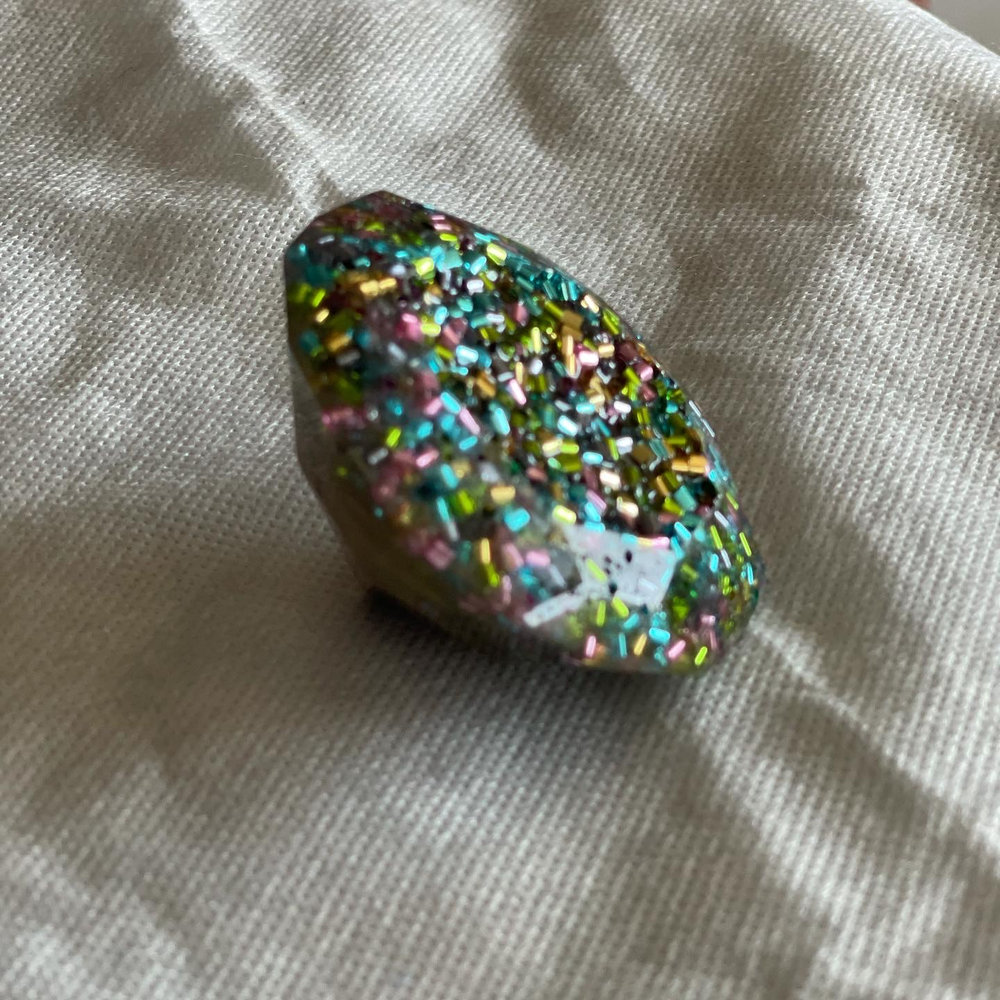 Iridescent resin gem trinket